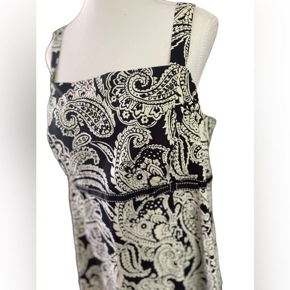 R & K Black and White Ruched Back Dress Size 18 with Adjustable Straps - Picture 2 of 7